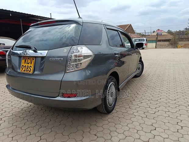 Honda Fit Shuttle 1.3 Hybrid 2WD 2012 Gray