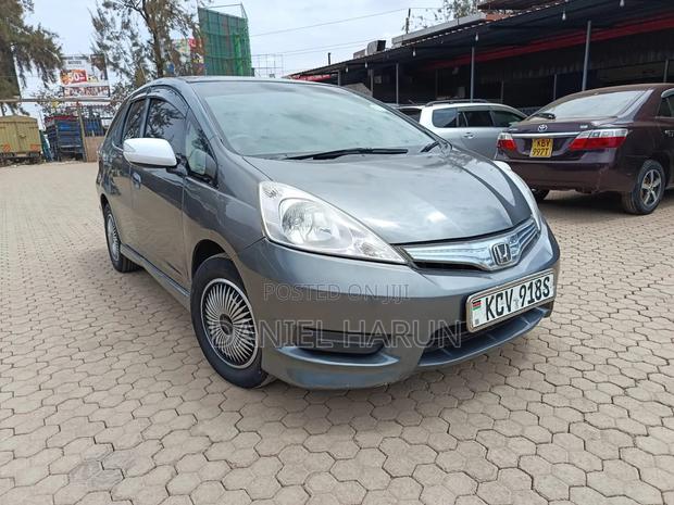 Honda Fit Shuttle 1.3 Hybrid 2WD 2012 Gray
