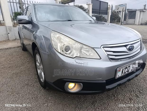 Subaru Outback 2.5i Premium 2012 Silver