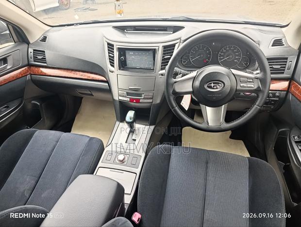 Subaru Outback 2.5i Premium 2012 Silver