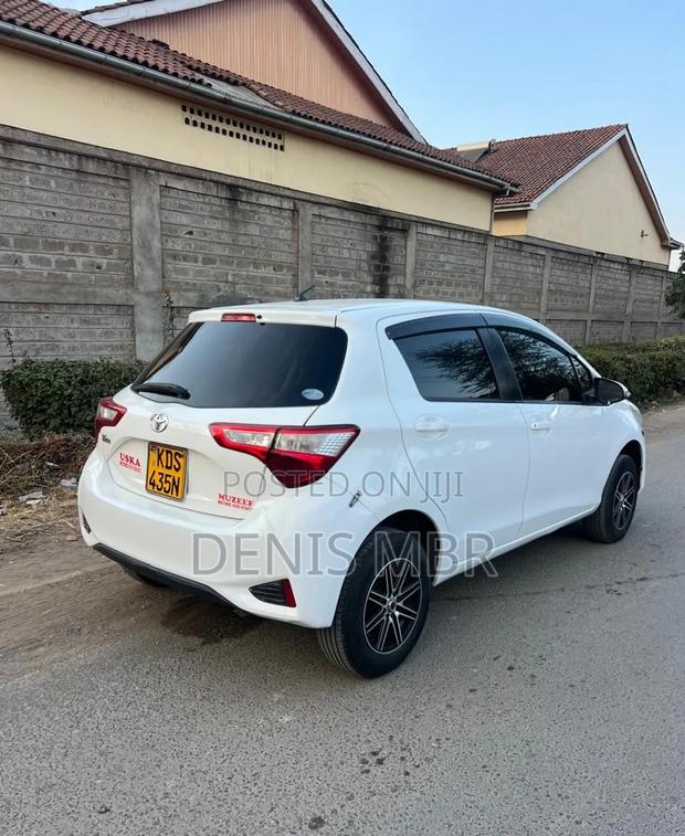 Toyota Vitz 2018 White