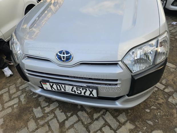 Toyota Probox 2018 Silver