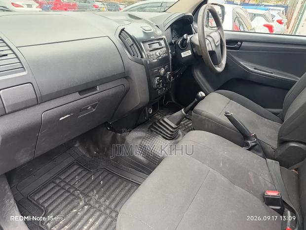 Isuzu D-MAX 2021 Silver
