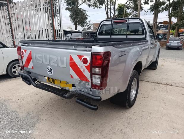 Isuzu D-MAX 2021 Silver