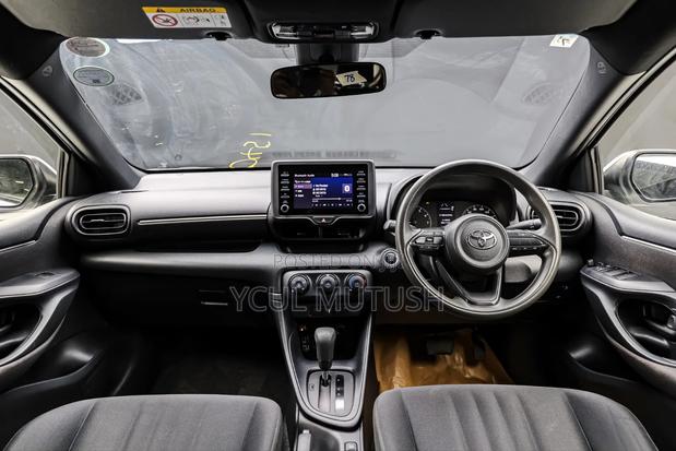 Toyota Yaris 1.5 Sedan LE 2020 White