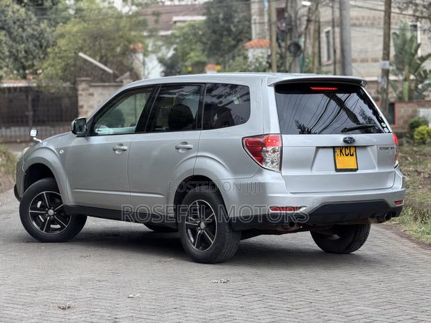 Subaru Forester 2010 Silver