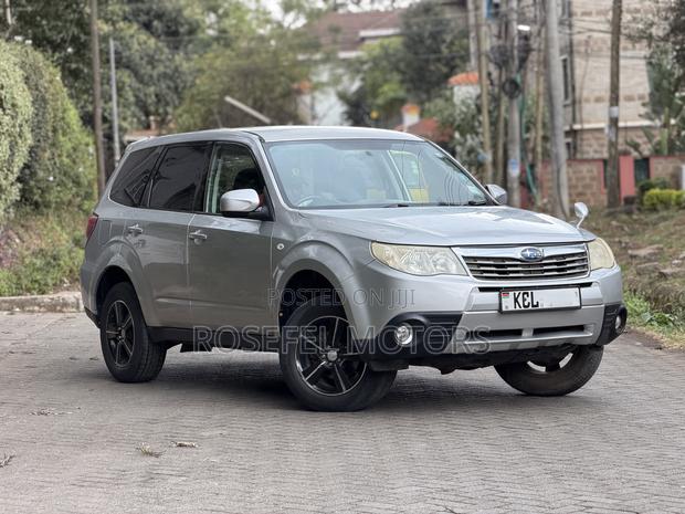 Subaru Forester 2010 Silver