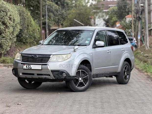 Subaru Forester 2010 Silver