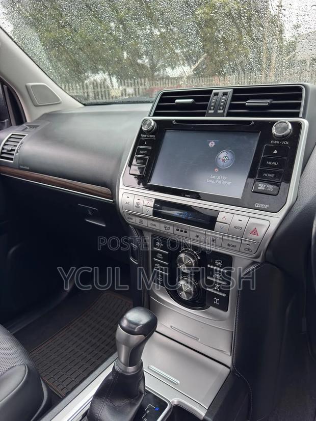 Toyota Land Cruiser Prado 3.0 190hp 2020 Gray