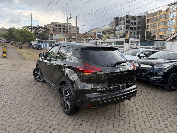 Nissan Kicks 2021 Burgundy