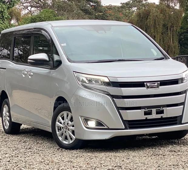 Toyota Noah 2020 Silver
