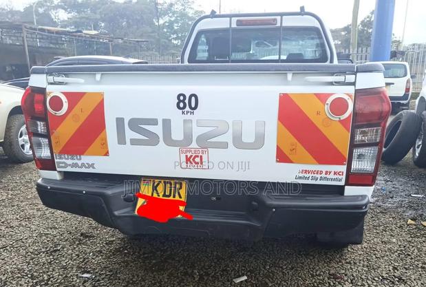 Isuzu D-MAX 2024 White