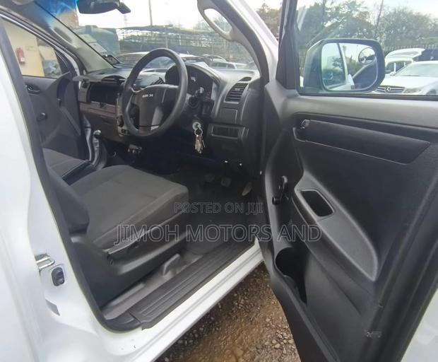 Isuzu D-MAX 2024 White