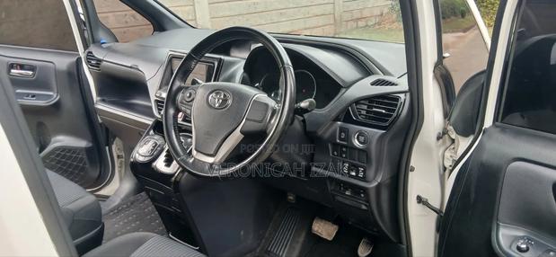 Toyota Voxy 2017 White