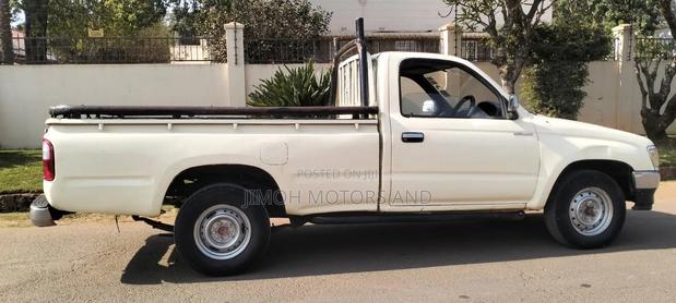 Toyota Hilux 2007 Beige