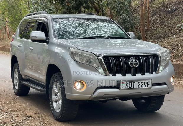 Toyota Land Cruiser Prado 2013 Silver