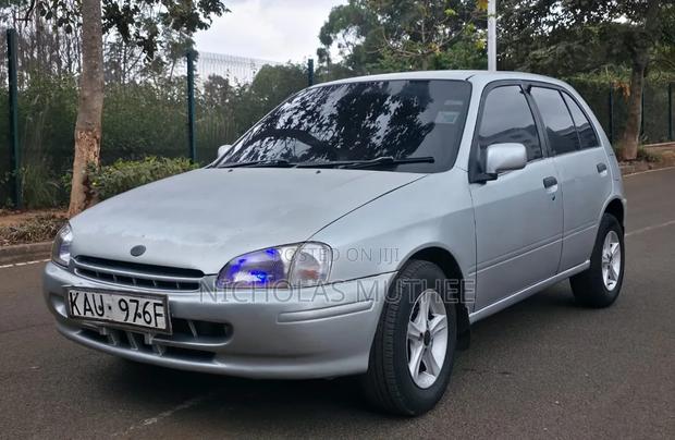 Toyota Starlet 1996 Silver