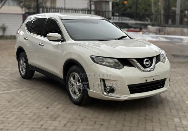 Nissan X-Trail 2.0 Petrol AWD 2015 White