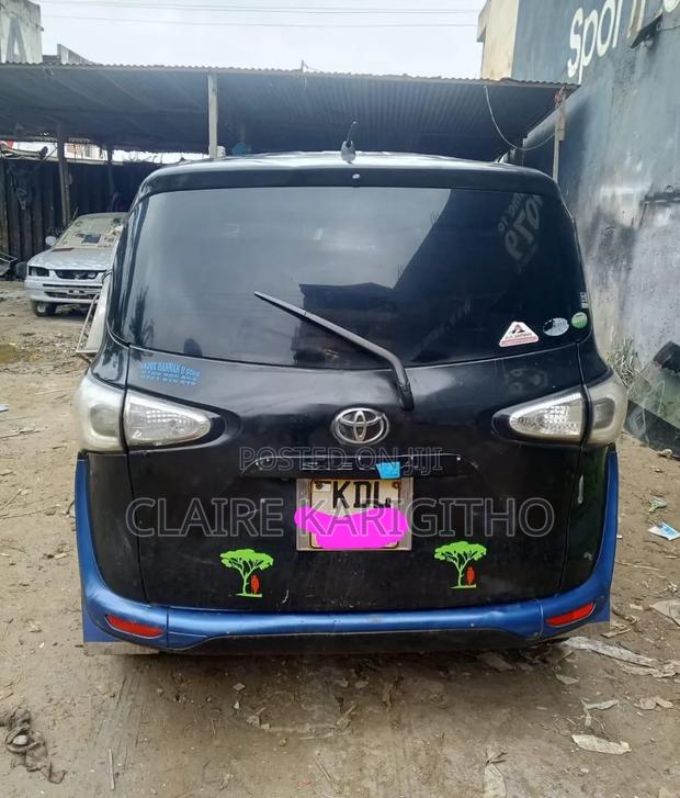 Toyota Sienta 1.5 FWD 2018 Blue