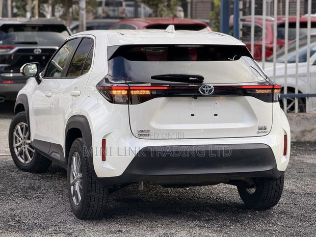 Toyota Yaris Cross 1.5 Hybrid AWD 2021 Pearl