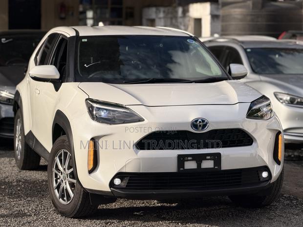 Toyota Yaris Cross 1.5 Hybrid AWD 2021 Pearl