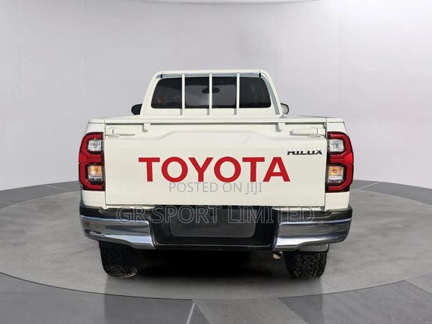 Toyota Hilux 2.8 Diesel 2020 White