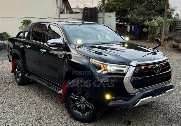 Toyota Hilux 2020 Black