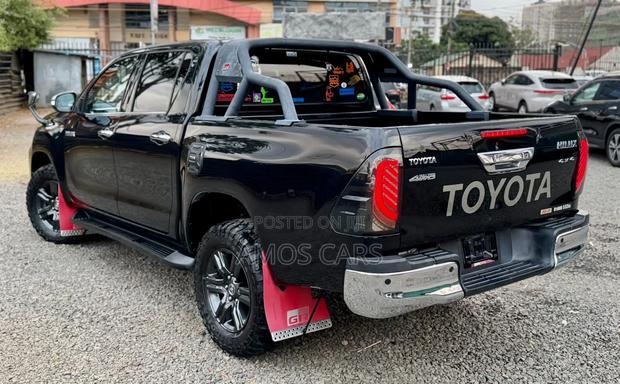 Toyota Hilux 2020 Black