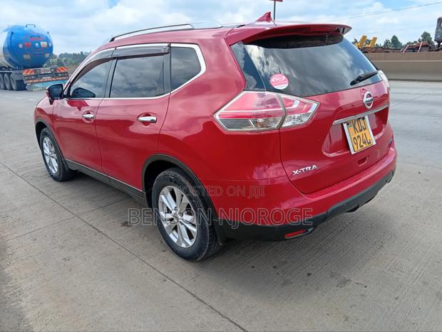 Nissan X-Trail 2.0 Petrol AWD 2015 Red