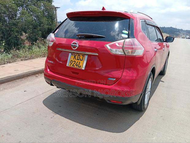 Nissan X-Trail 2.0 Petrol AWD 2015 Red