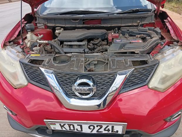 Nissan X-Trail 2.0 Petrol AWD 2015 Red
