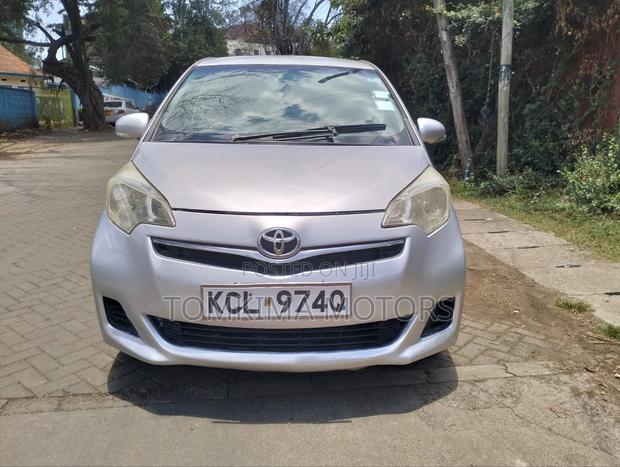 Toyota Ractis 2010 Silver