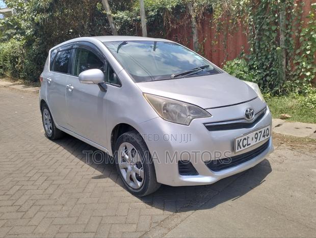 Toyota Ractis 2010 Silver