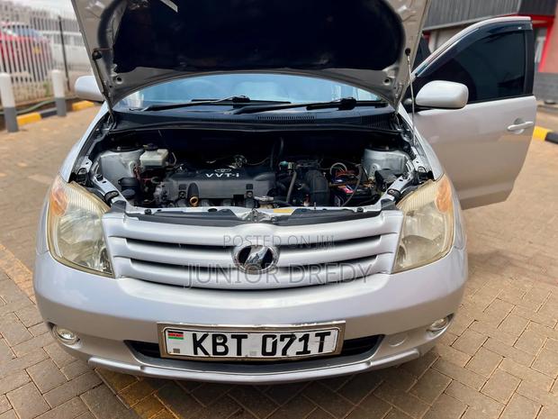 Toyota IST 2007 Silver