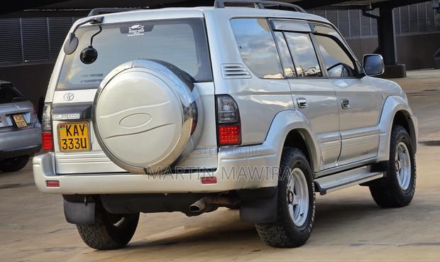 Toyota Land Cruiser Prado 2000 Silver