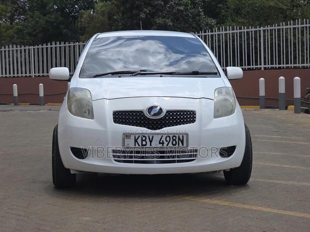 Toyota Vitz 2006 White