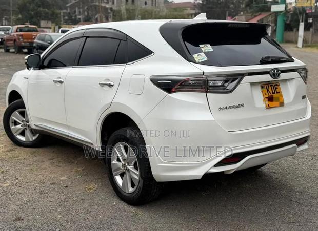 Toyota Harrier 2.5 Hybrid 4WD 2014 White