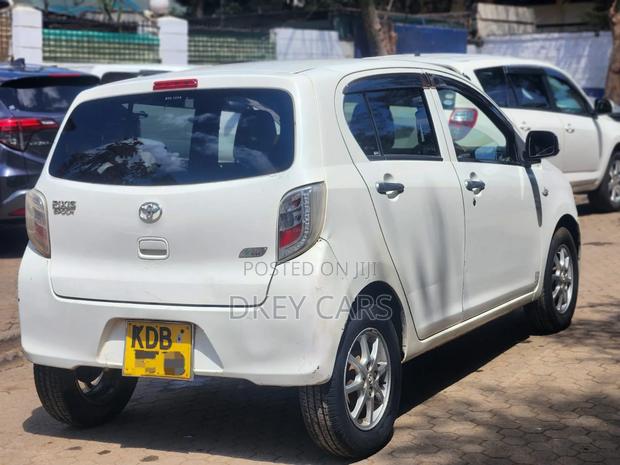 Toyota Pixis 2014 White