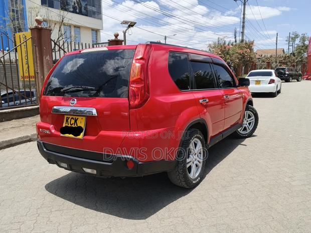 Nissan X-Trail 2010 Red