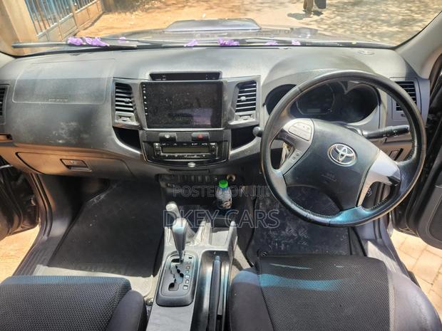 Toyota Hilux 2015 Gray