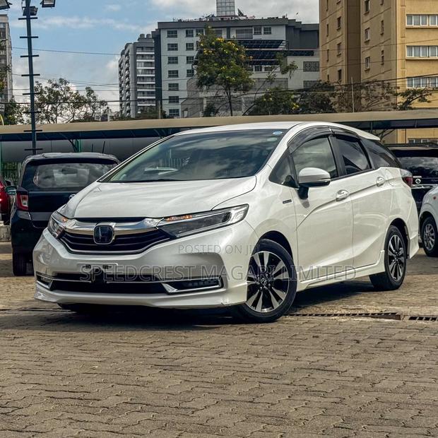 Honda Fit Shuttle 1.5 Hybrid 2WD 2019 White