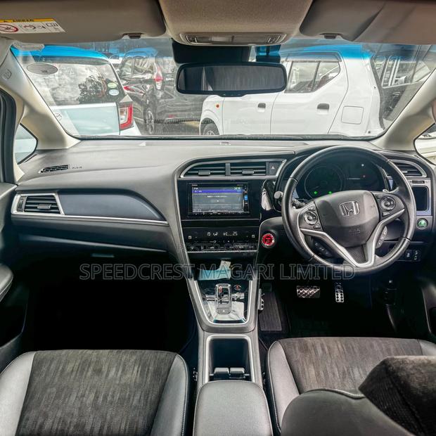 Honda Fit Shuttle 1.5 Hybrid 2WD 2019 White