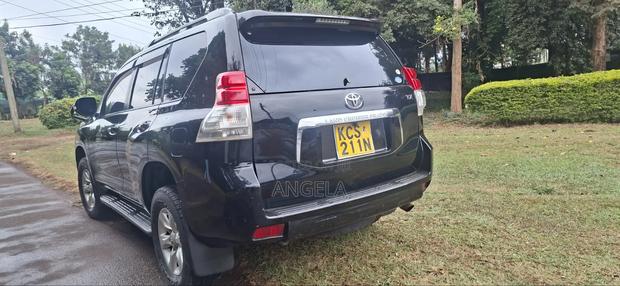 Toyota Land Cruiser 2011 Black