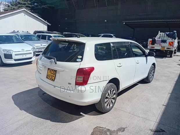 Toyota Corolla Fielder 2009 White