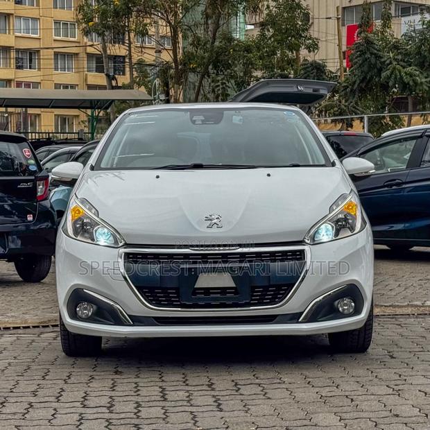 Peugeot 208 2019 White