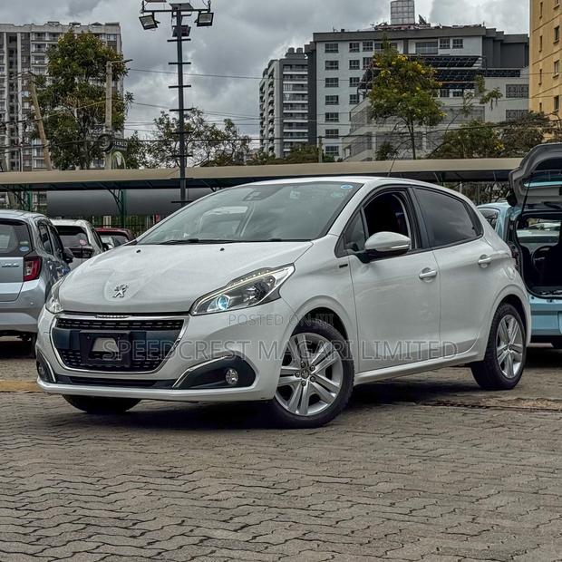 Peugeot 208 2019 White