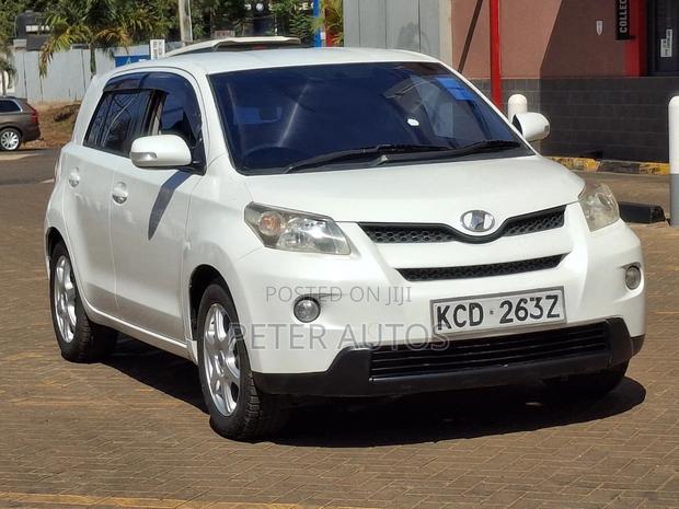 Toyota IST 2009 White