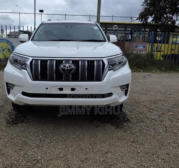 Toyota Land Cruiser Prado 2023 Pearl
