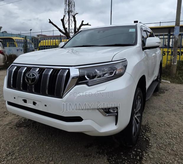 Toyota Land Cruiser Prado 2023 Pearl