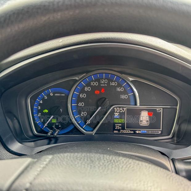 Toyota Corolla Fielder 1.5 Hybrid FWD 2020 Silver